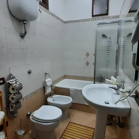 Apartment White 2 San Gregorio 14 *